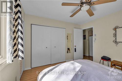 358 Winston Avenue, Ottawa, ON - Indoor Photo Showing Bedroom