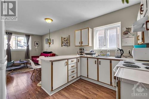 358 Winston Avenue, Ottawa, ON - Indoor Photo Showing Kitchen