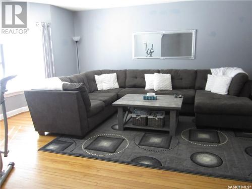 246 14Th Street W, Prince Albert, SK - Indoor Photo Showing Living Room