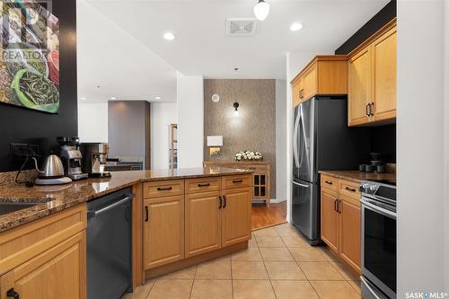 903 1901 Victoria Avenue, Regina, SK - Indoor Photo Showing Kitchen With Stainless Steel Kitchen