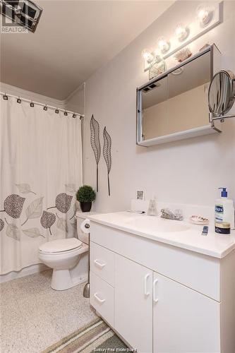 298 Notre Dame, Azilda, ON - Indoor Photo Showing Bathroom