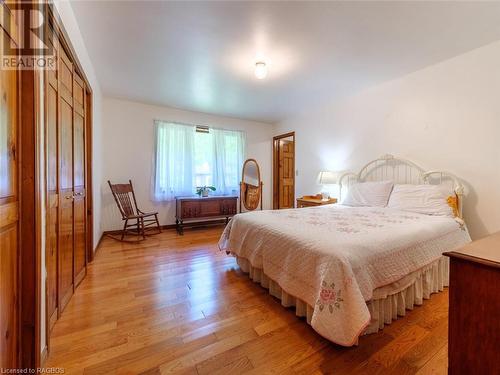 35 Avele Road, South Bruce Peninsula, ON - Indoor Photo Showing Bedroom