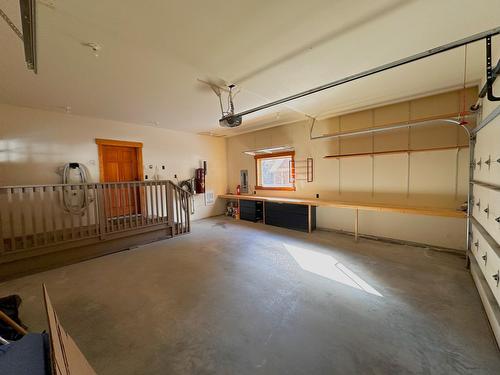 148 Stemwinder Drive, Kimberley, BC - Indoor Photo Showing Garage