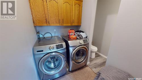105 Dorchester Place, Moosomin, SK - Indoor Photo Showing Laundry Room