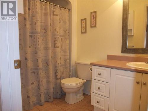 72 Lorne Street N, Renfrew, ON - Indoor Photo Showing Bathroom