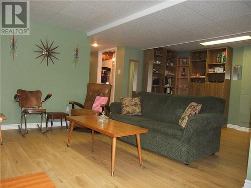 72 Lorne Street N, Renfrew, ON - Indoor Photo Showing Living Room