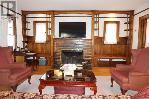 444 Main St, Temiskaming Shores, ON - Indoor Photo Showing Living Room With Fireplace
