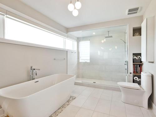 Bathroom - 3890 Rue De La Colonelle, Longueuil (Saint-Hubert), QC - Indoor Photo Showing Bathroom