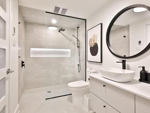 Bathroom - 3890 Rue De La Colonelle, Longueuil (Saint-Hubert), QC - Indoor Photo Showing Bathroom