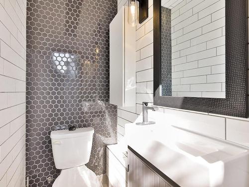 Powder room - 3890 Rue De La Colonelle, Longueuil (Saint-Hubert), QC - Indoor Photo Showing Bathroom