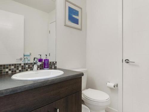 101-450 Hansen Street, Penticton, BC - Indoor Photo Showing Bathroom