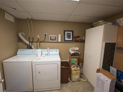 360 Mccurdy Road, Kelowna, BC - Indoor Photo Showing Laundry Room