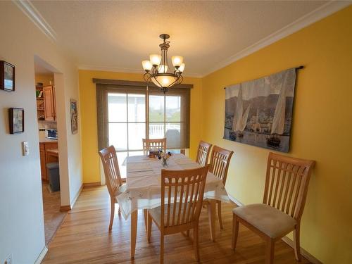 360 Mccurdy Road, Kelowna, BC - Indoor Photo Showing Dining Room