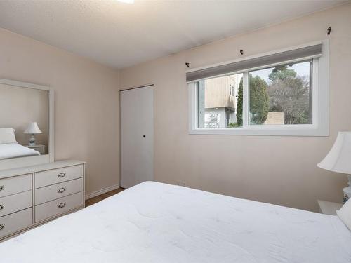 6-1481 Inkar Road, Kelowna, BC - Indoor Photo Showing Bedroom