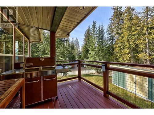 7815 Columbia Drive, Anglemont, BC - Outdoor With Exterior