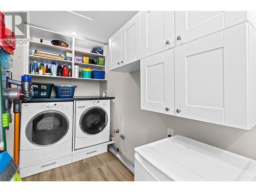 7815 Columbia Drive, Anglemont, BC - Indoor Photo Showing Laundry Room