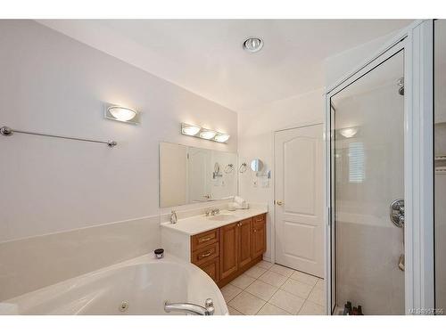 10655 Blue Heron Rd, North Saanich, BC - Indoor With Body Of Water