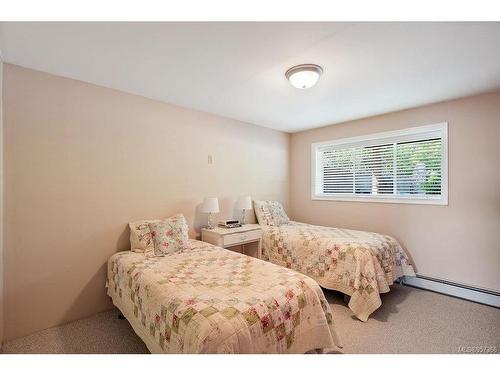 10655 Blue Heron Rd, North Saanich, BC - Indoor Photo Showing Bedroom
