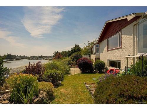 10655 Blue Heron Rd, North Saanich, BC - Outdoor With Exterior