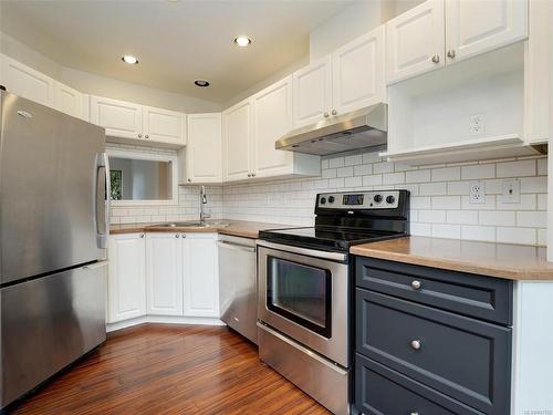 12-1010 Pembroke St, Victoria, BC - Indoor Photo Showing Kitchen With Stainless Steel Kitchen