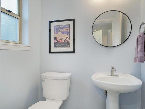 12-1010 Pembroke St, Victoria, BC - Indoor Photo Showing Bathroom