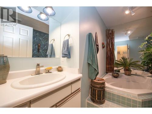 1038 11 Avenue Unit# 15, Vernon, BC - Indoor Photo Showing Bathroom