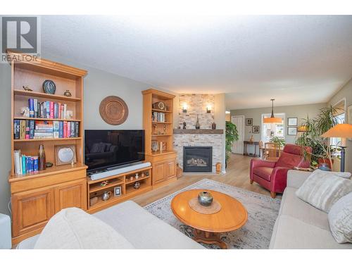 1038 11 Avenue Unit# 15, Vernon, BC - Indoor Photo Showing Living Room With Fireplace