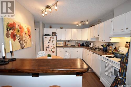 207 2727 Victoria Avenue, Regina, SK - Indoor Photo Showing Kitchen