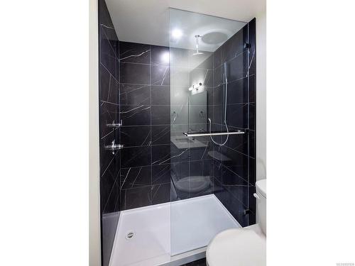 719-1628 Store St, Victoria, BC - Indoor Photo Showing Bathroom