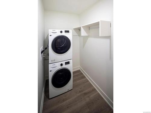 719-1628 Store St, Victoria, BC - Indoor Photo Showing Laundry Room