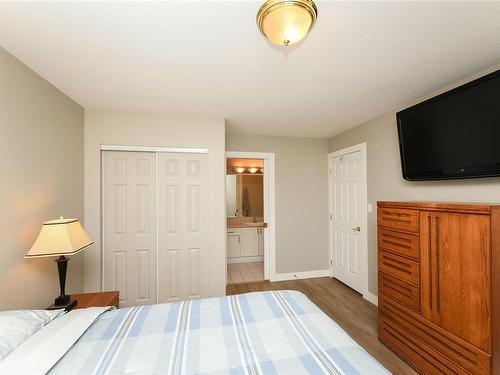 27-3100 Kensington Cres, Courtenay, BC - Indoor Photo Showing Bedroom
