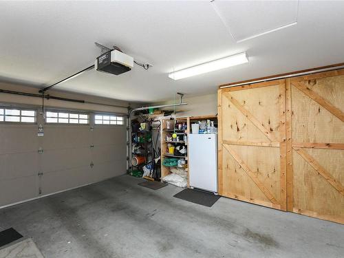 27-3100 Kensington Cres, Courtenay, BC - Indoor Photo Showing Garage
