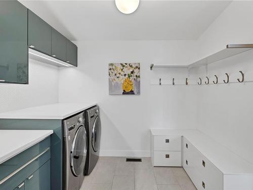 57 Murphy St, Campbell River, BC - Indoor Photo Showing Laundry Room