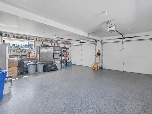 57 Murphy St, Campbell River, BC - Indoor Photo Showing Garage