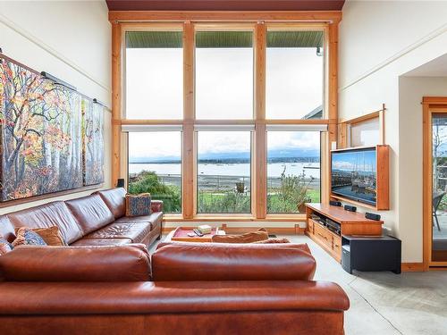 57 Jane Pl, Comox, BC - Indoor Photo Showing Living Room