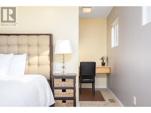 9607 Eastside Road, Vernon, BC - Indoor Photo Showing Bedroom