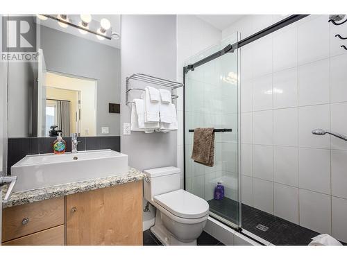 9607 Eastside Road, Vernon, BC - Indoor Photo Showing Bathroom