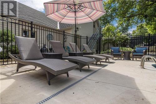 Relax & Enjoy - 160 4Th Avenue, Hanover, ON - Outdoor With Deck Patio Veranda With Exterior