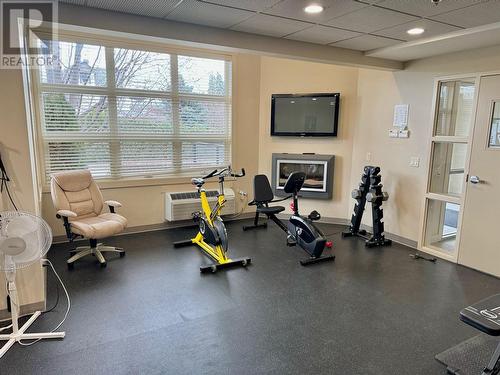 700 Martin Avenue Unit# 306, Kelowna, BC - Indoor Photo Showing Gym Room