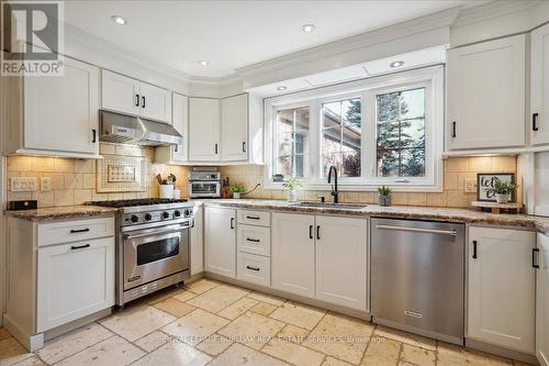 61 Acredale Dr, Hamilton, ON - Indoor Photo Showing Kitchen With Upgraded Kitchen