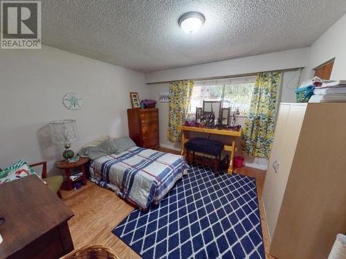 5649 Tanner Ave, Powell River, BC - Indoor Photo Showing Bedroom