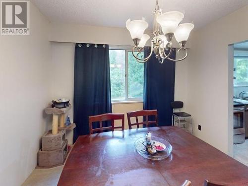 5649 Tanner Ave, Powell River, BC - Indoor Photo Showing Living Room With Fireplace