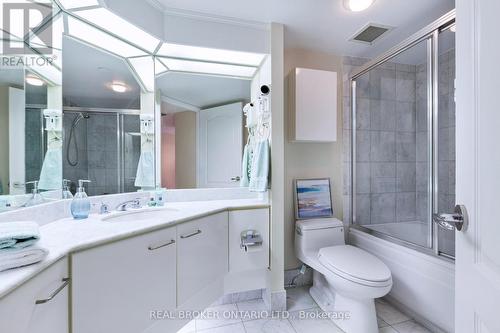 #1110 -38 Elm St, Toronto, ON - Indoor Photo Showing Bathroom