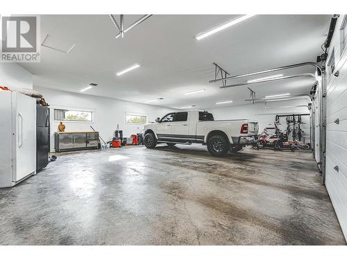 1675 Hilltop Road, Williams Lake, BC - Indoor Photo Showing Garage