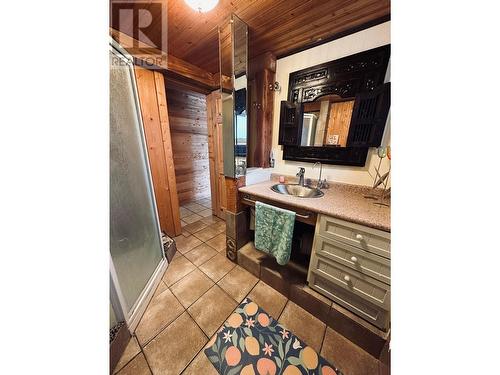 2713 Dog Creek Road, Williams Lake, BC - Indoor Photo Showing Bathroom