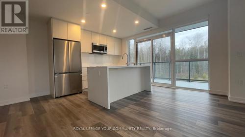 #351 -415 Sea Ray Ave, Innisfil, ON - Indoor Photo Showing Kitchen