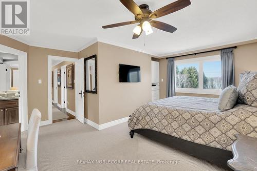 18181 Humber Station Rd, Caledon, ON - Indoor Photo Showing Bedroom