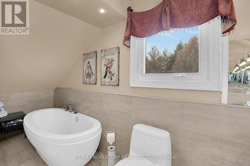 18181 Humber Station Rd, Caledon, ON - Indoor Photo Showing Bathroom