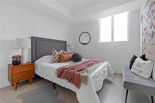 550 North Service Road|Unit #809, Grimsby, ON - Indoor Photo Showing Bedroom