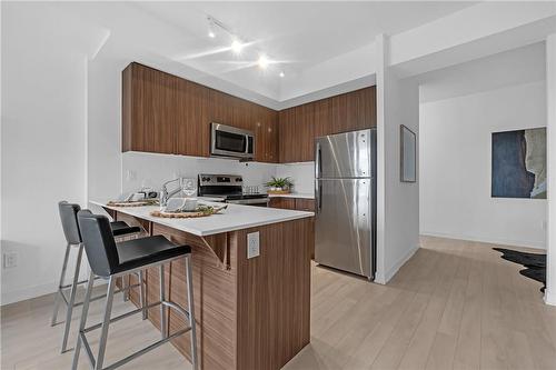 550 North Service Road|Unit #809, Grimsby, ON - Indoor Photo Showing Kitchen